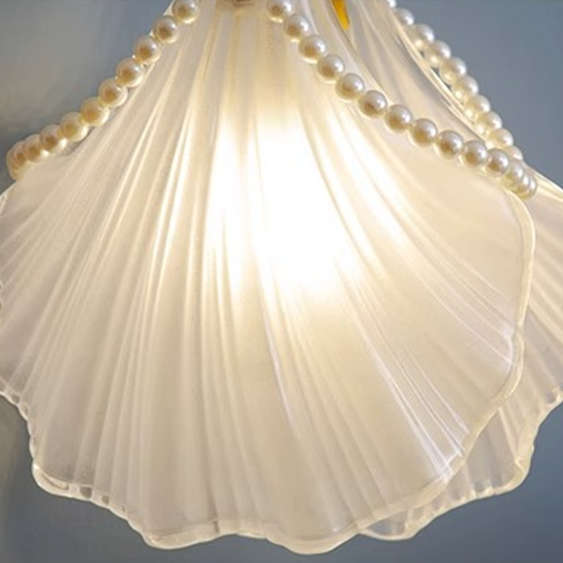 Sweet seashell pendant lamp