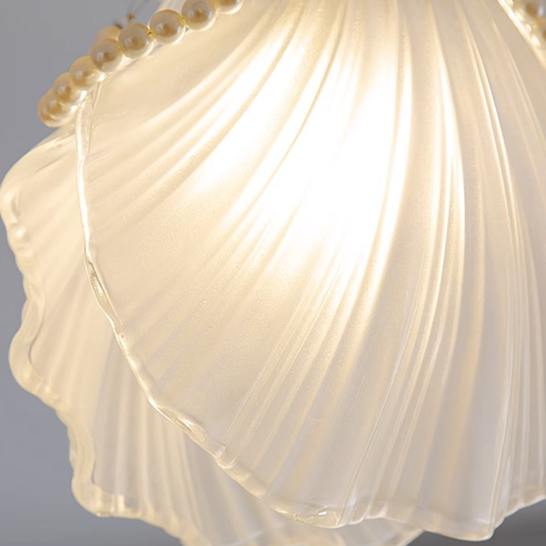 Sweet seashell pendant lamp