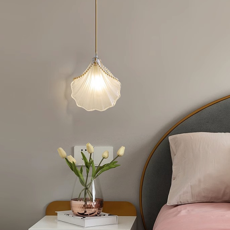 Sweet seashell pendant lamp